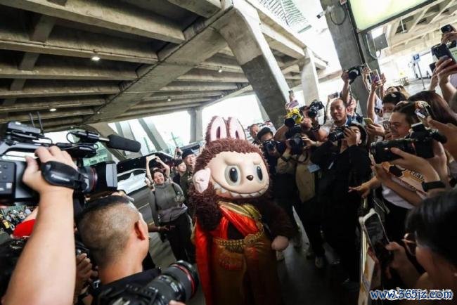 有博主保藏了近400只labubu 民众富婆新宠